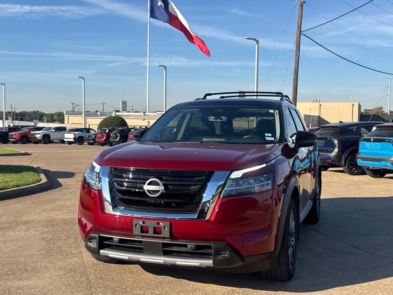Certified 2024 Nissan Pathfinder SL w/ SL Premium Package FWD image 8
