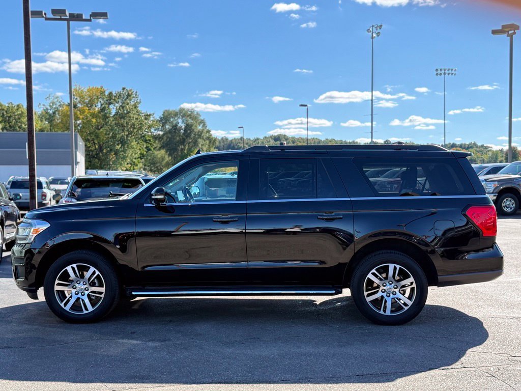 Used 2023 Ford Expedition Max XLT AWD/4WD image 42