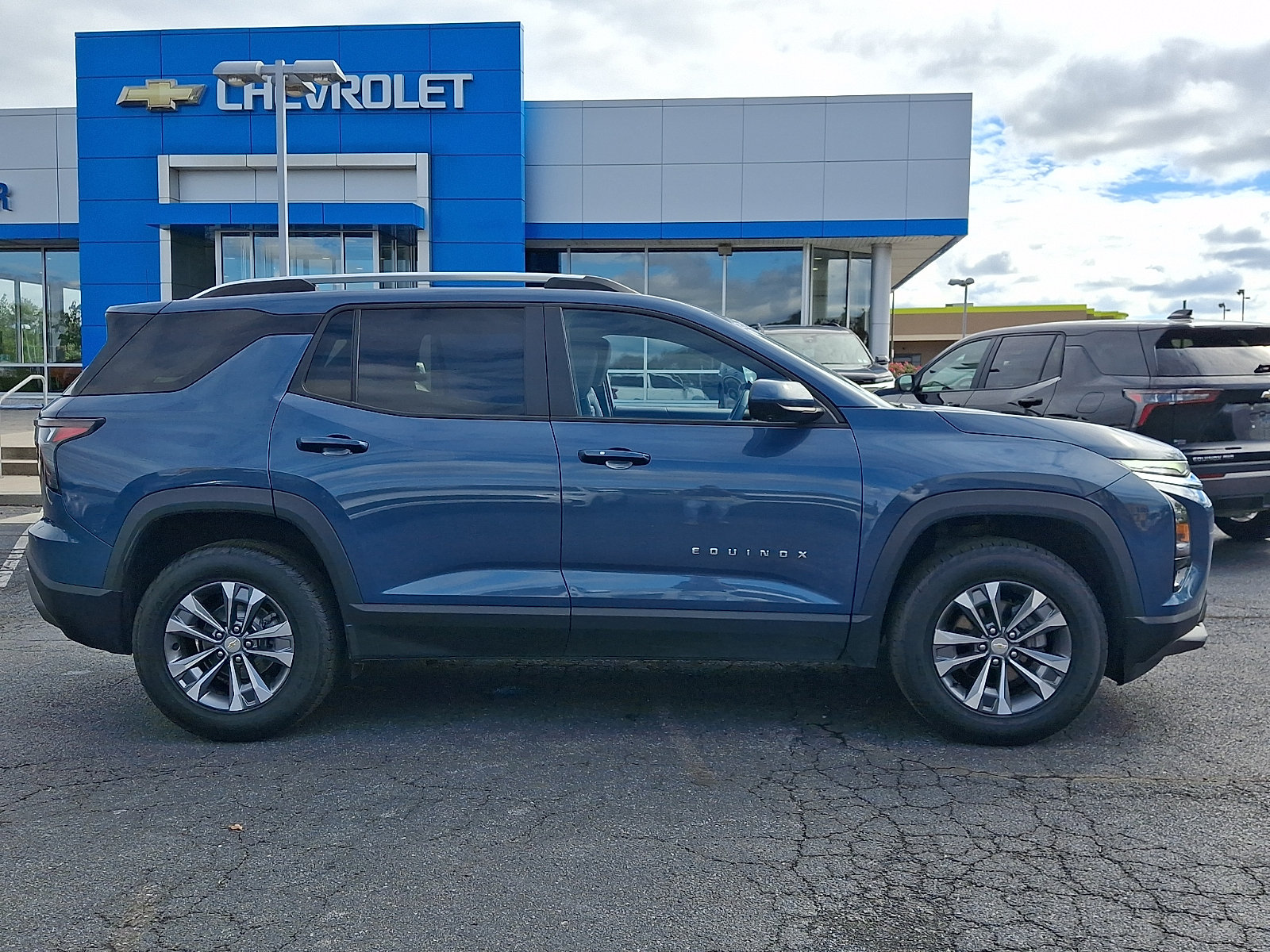 Certified 2025 Chevrolet Equinox LT w/ Convenience Package II AWD/4WD image 7