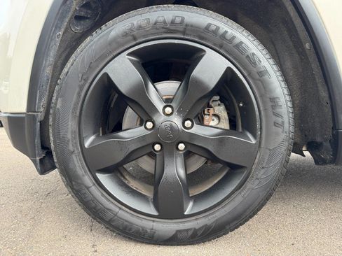 Used 2012 Jeep Grand Cherokee Overland AWD/4WD image 13