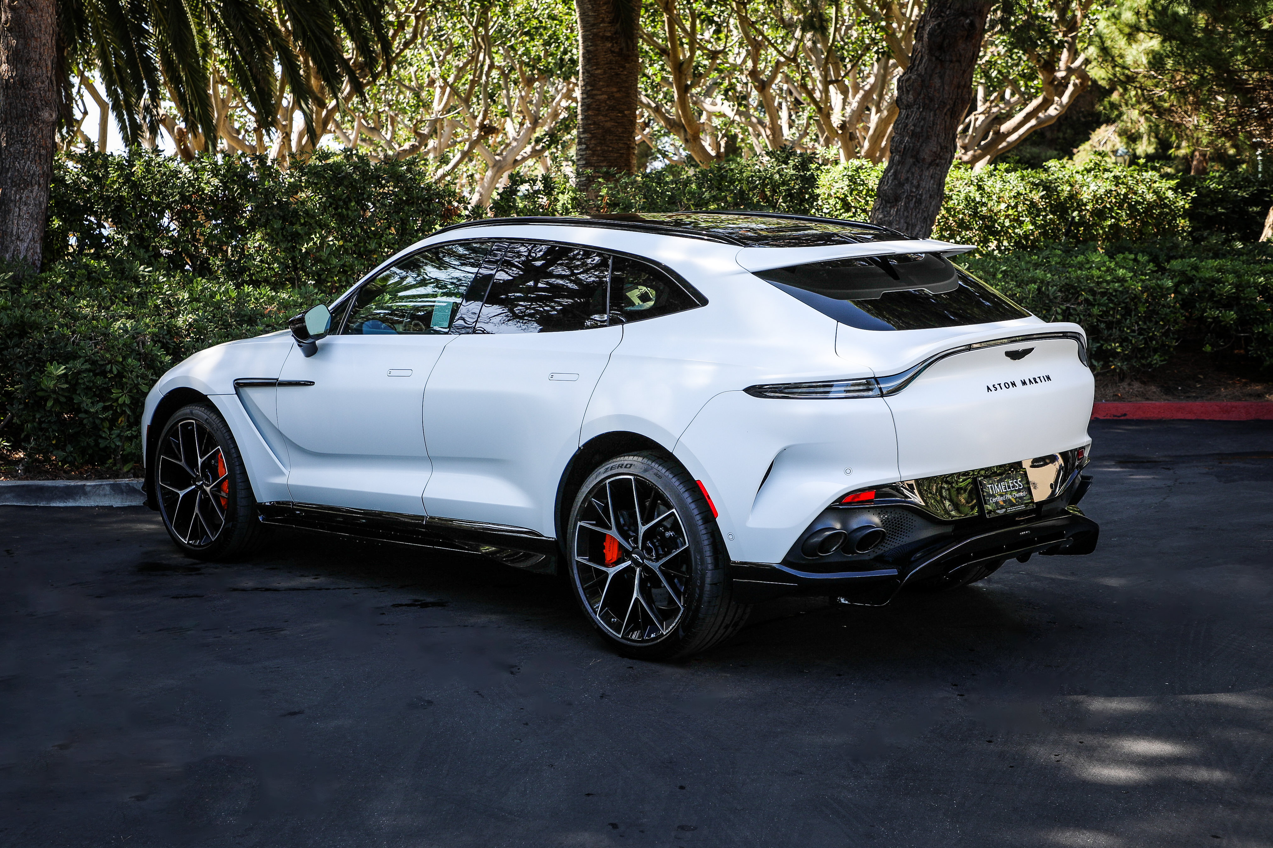 Used 2025 Aston Martin DBX 707 AWD/4WD image 4