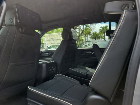 New 2026 GMC Yukon XL Elevation w/ Elevation Premium Package AWD/4WD image 6