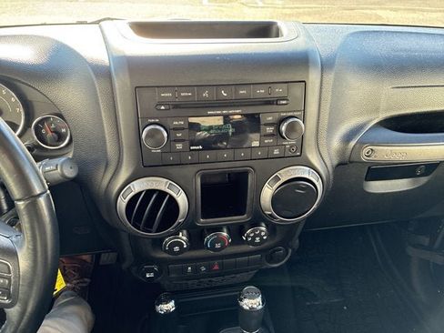 Used 2018 Jeep Wrangler Unlimited Sport w/ Connectivity Group image 21