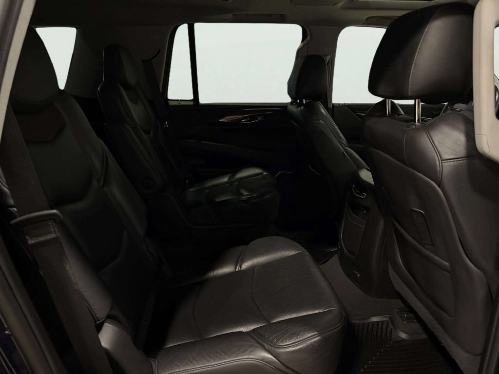 Used 2018 Cadillac Escalade Premium Luxury AWD/4WD image 25