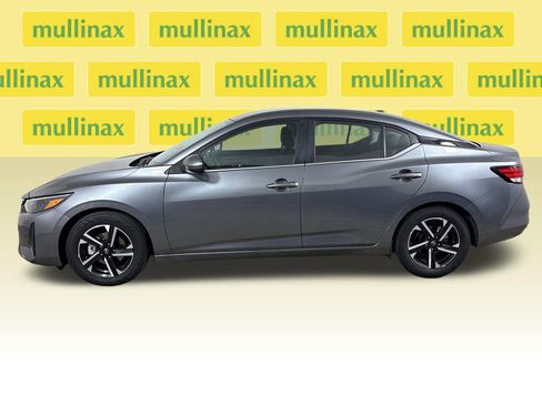 Used 2024 Nissan Sentra SV FWD image 9