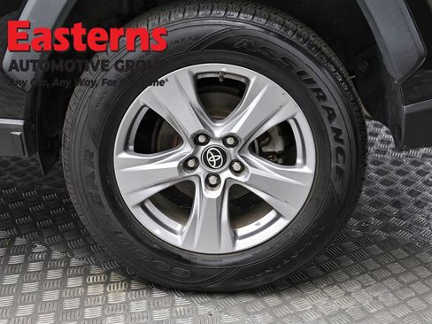 Used 2022 Toyota RAV4 LE image 8