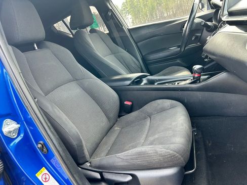 Used 2018 Toyota C-HR XLE image 9