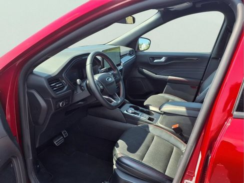 Used 2024 Ford Escape ST-Line w/ Tech Pack #1 AWD/4WD image 18
