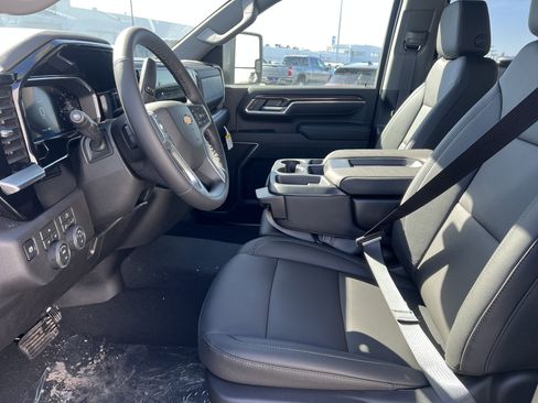 New 2026 Chevrolet Silverado 3500 LT image 4