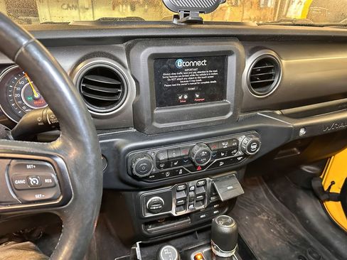 Used 2019 Jeep Wrangler Unlimited Sport S image 13