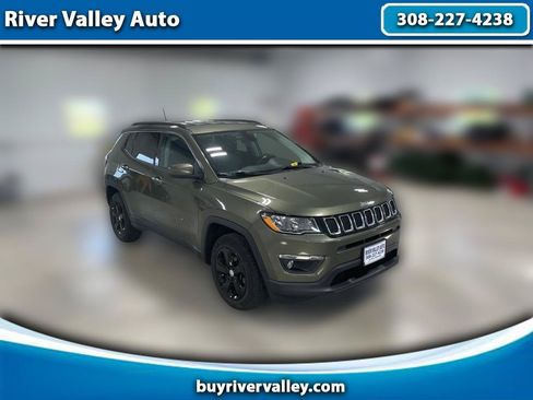 Used 2020 Jeep Compass Latitude w/ Popular Equipment Group AWD/4WD image 1