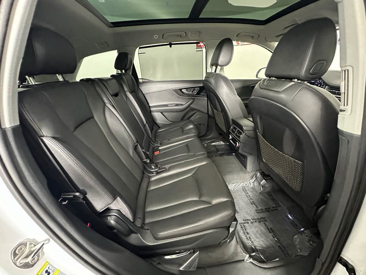 Used 2017 Audi Q7 3.0T Prestige w/ Prestige Package AWD/4WD image 29