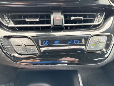 Used 2018 Toyota C-HR XLE FWD image 16