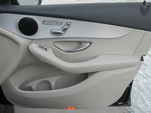 Used 2022 Mercedes-Benz GLC 300 image 28