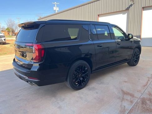 Used 2025 GMC Yukon XL AT4 Ultimate w/ LPO, AT4 Appearance Package image 4