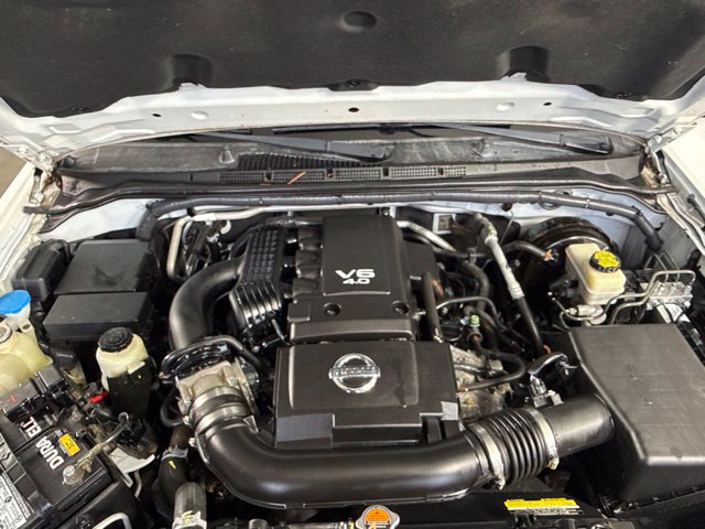 Used 2016 Nissan Frontier SV w/ SV Value Truck Package AWD/4WD image 12