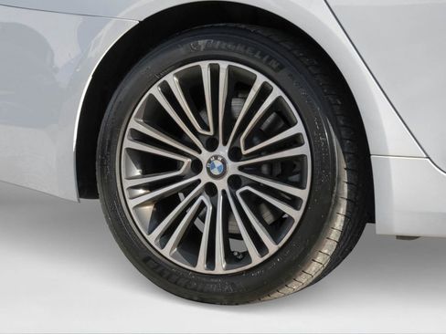 Used 2019 BMW 530i xDrive image 64