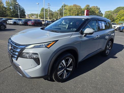 Used 2025 Nissan Rogue SL image 7