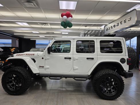 New 2025 Jeep Wrangler Unlimited Rubicon w/ Technology Group image 5