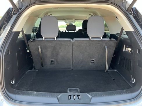 Used 2025 Ford Explorer Active RWD image 12