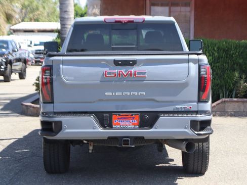 Used 2024 GMC Sierra 2500 AT4 w/ AT4 Premium Plus Package AWD/4WD image 8