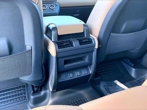 New 2026 Land Rover Defender 110 X-Dynamic SE image 20