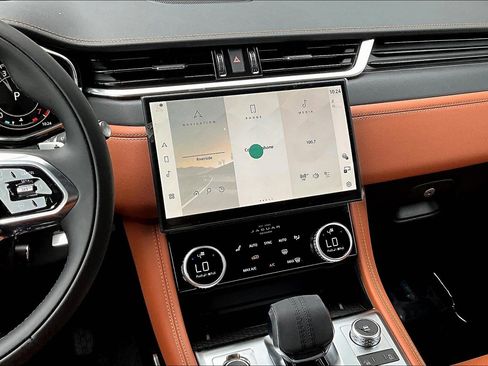 New 2026 Jaguar F-PACE R-Dynamic S image 7