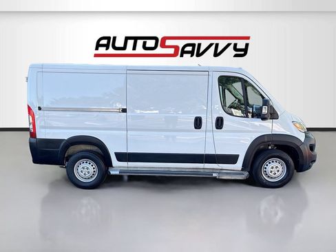 Used 2025 RAM ProMaster 2500 w/ U-Haul Equipment Group FWD image 8