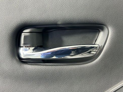 Used 2025 Nissan Frontier PRO-4X image 36