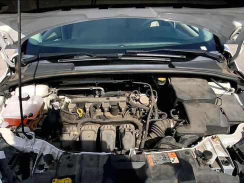 Used 2016 Ford Focus SE image 32