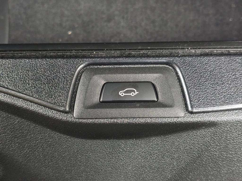 Used 2024 BMW X5 xDrive40i w/ Parking Assistance Package AWD/4WD image 12