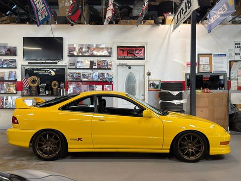 Used 2000 Acura Integra Type R FWD image 5