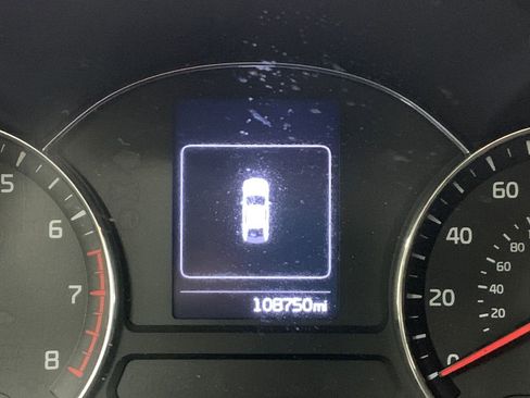 Used 2017 Kia Forte EX image 28