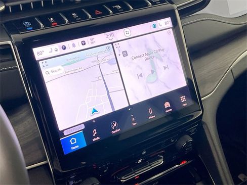 Used 2023 Jeep Grand Cherokee 4WD 4xe image 14