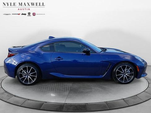 Used 2023 Toyota GR86 RWD image 17