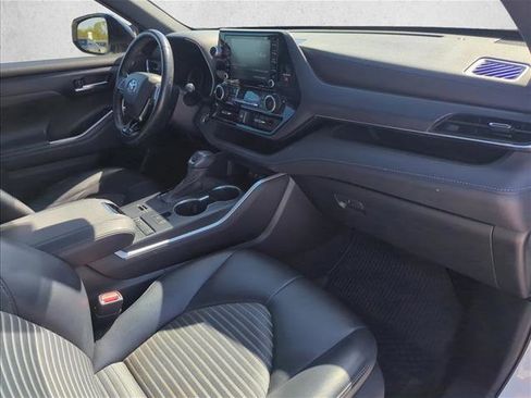 Used 2021 Toyota Highlander XSE image 26