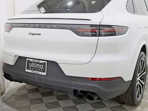 Used 2023 Porsche Cayenne Platinum Edition image 12