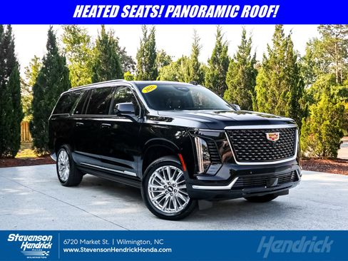 Used 2026 Cadillac Escalade ESV Luxury AWD/4WD image 1