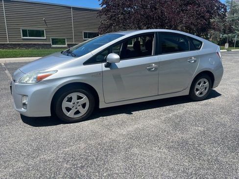 Used 2011 Toyota Prius Two w/ Preferred Accessory Pkg FWD image 3