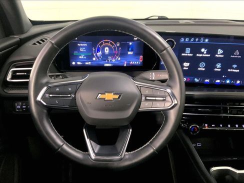 Used 2024 Chevrolet Traverse LT AWD/4WD image 5