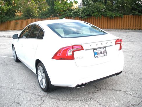 Used 2015 Volvo S60 T5 Premier image 7