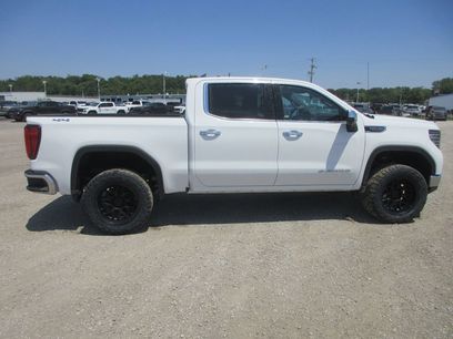 New 2026 GMC Sierra 1500 SLT w/ SLT Convenience Package