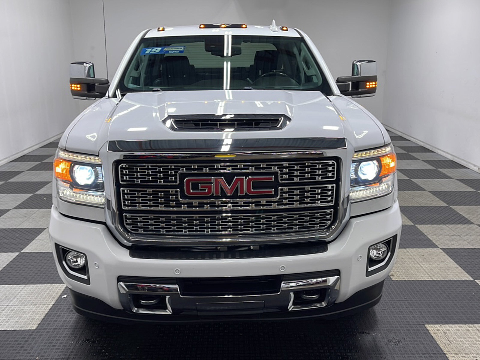 Used 2019 GMC Sierra 3500 Denali w/ Duramax Plus Package AWD/4WD image 23