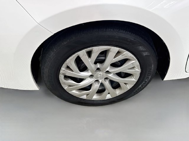 Used 2019 Toyota Corolla LE FWD image 27