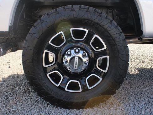 Used 2017 Ford F250 XLT w/ XLT Premium Package image 9