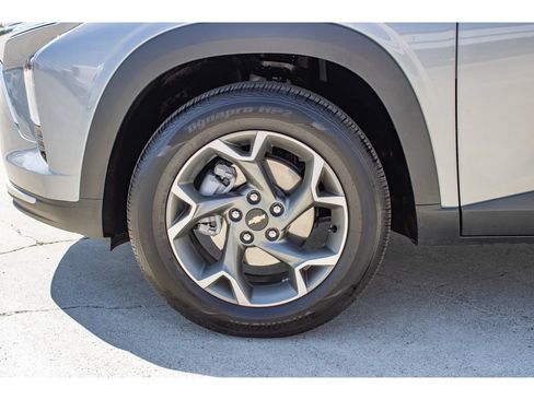 Used 2026 Chevrolet Trax LT w/ Driver Confidence Package FWD image 5