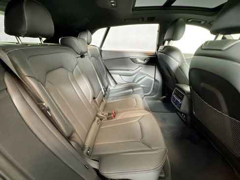 Used 2025 Audi Q8 Prestige image 26