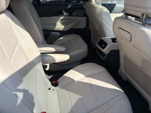 Used 2020 Mercedes-Benz GLS 450 4MATIC image 35