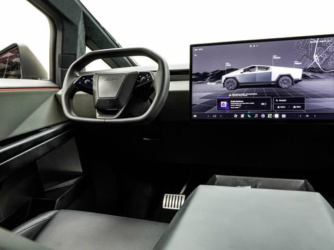 Used 2024 Tesla Cybertruck AWD Crew Cab image 24