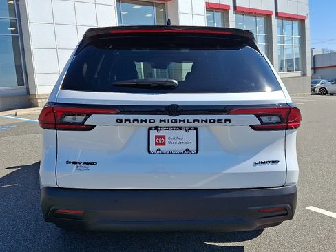 Certified 2026 Toyota Grand Highlander Limited image 5